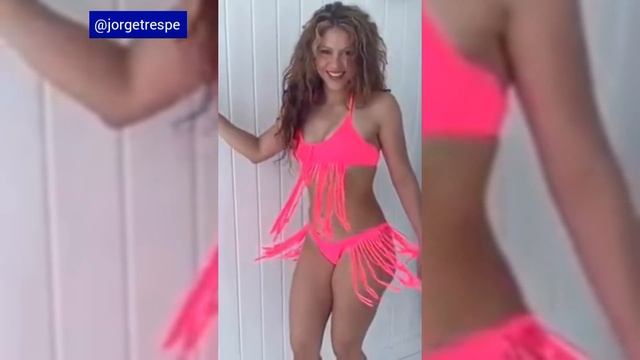 Shakira en traje de baño смотреть онлайн