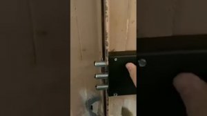 Как сделать замок на гаражные ворота своими руками