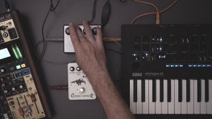 Joyo Classic Flanger JF-07 VS MXR M117R Flanger on a synth