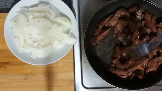 Как пожарить печень с картошкой!Очень вкусный рецепт!Говяжья печень с картошкой.