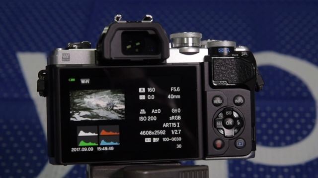 Olympus OM-D E-M10 Mark III смотреть онлайн