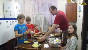 8 марта. Как праздновали. (03.20г.) Семья Бровченко.