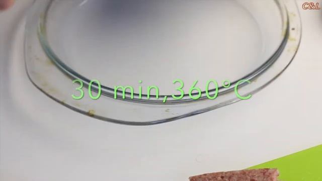 Рулет из куриной грудки с салом, сервелатом, сыром и помидорами смотреть онлайн