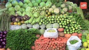 తెలంగాణ యువకుడి అద్భుత ఆలోచన | Telangana Young Man Sales Vegetables at 10 Rs Only Per Kg | YOYO TV