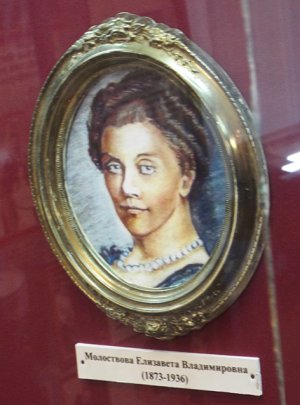 Долгая поляна. Музыкальный салон.