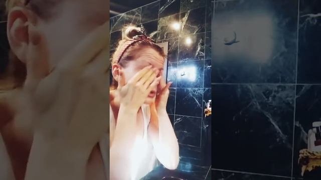 Как умываться гидрофильным маслом