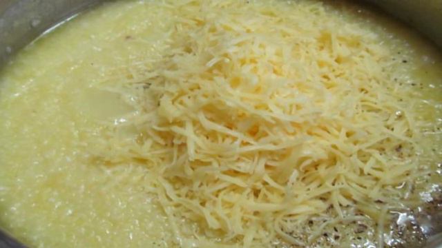 Жареная свиная лопатка с овощами