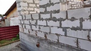 Строительство двухэтажного дома из пароблока. Продолжение 1. Завершены стены первого этажа.