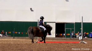 Дети скачут на пони. Кавалетти.