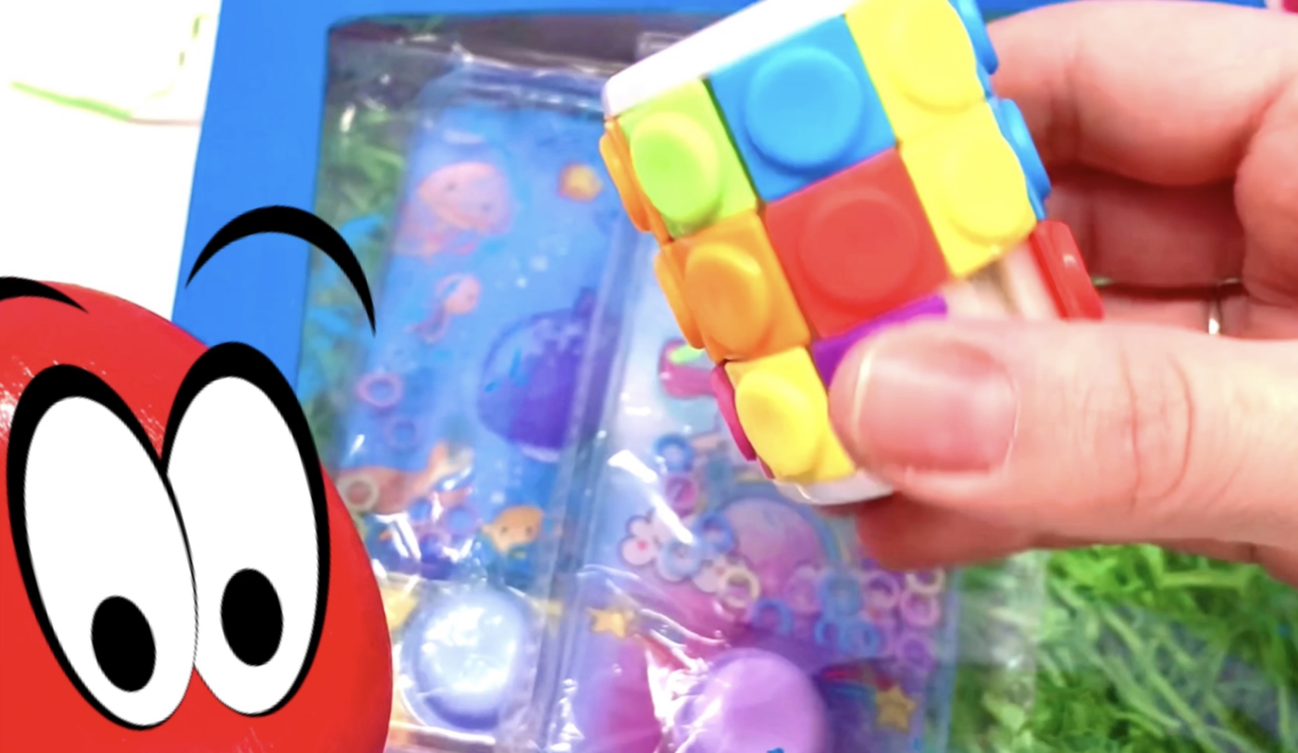 Открываем Большую Посылку с Играми в дорогу. смотреть онлайн