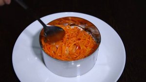 Салат с корейской морковью и копченой курицей. МУЖ В ВОСТОРГЕ!!!