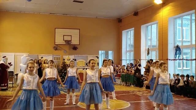 Потолок ледяной " Калейдоскоп" МБОУ " Школа №13 г. Донецка" смотреть онлайн