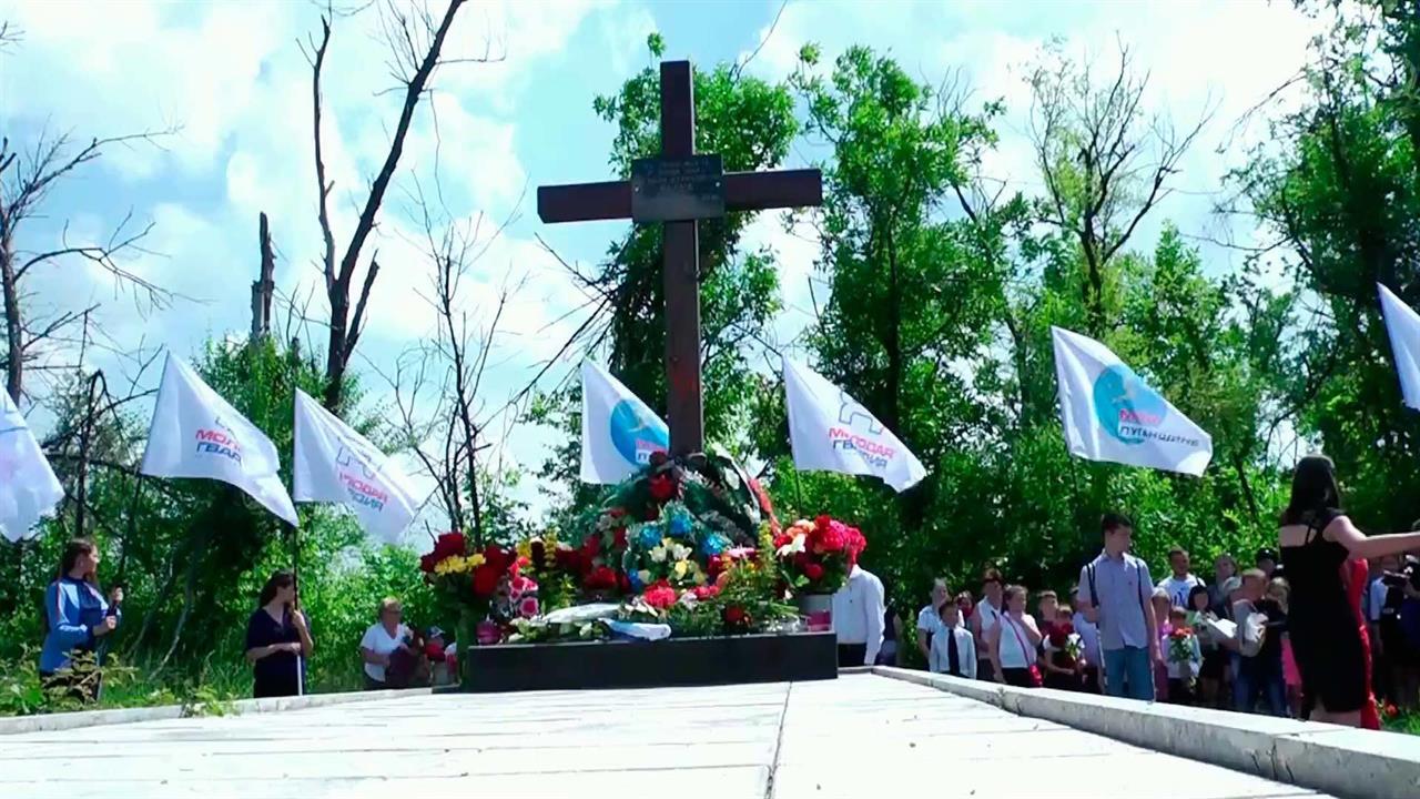 Два года назад под Луганском погибли российские журналисты Игорь Корнелюк и Антон Волошин