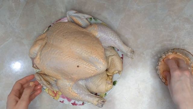 Курица на бутылке
