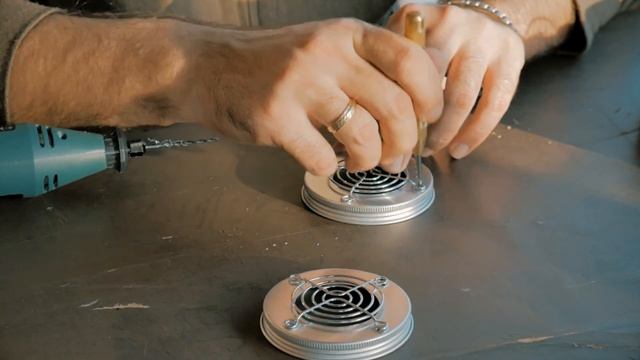 Мини колонки из банок своими руками | DIY Speakers from cans | Колонки из хлама смотреть онлайн
