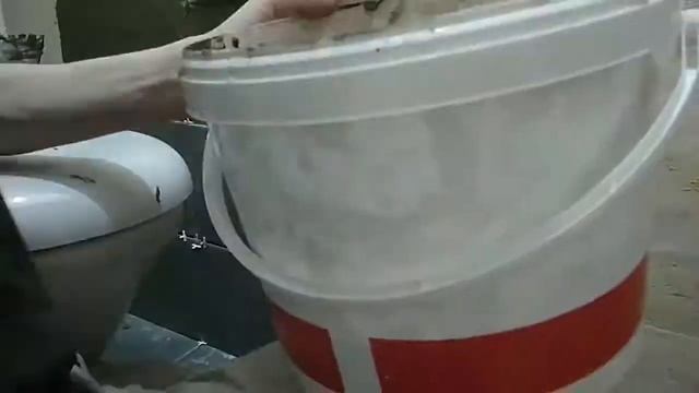 Ремонт в советском санузле без опыта ремонта советских санузлов. Первая штукатурка, полы, плитка. смотреть онлайн