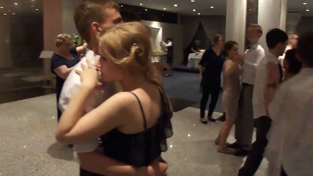 11 А и 11 Б последний танец Выпуск 2014г.Гимназия№6 г.Запорожье смотреть онлайн