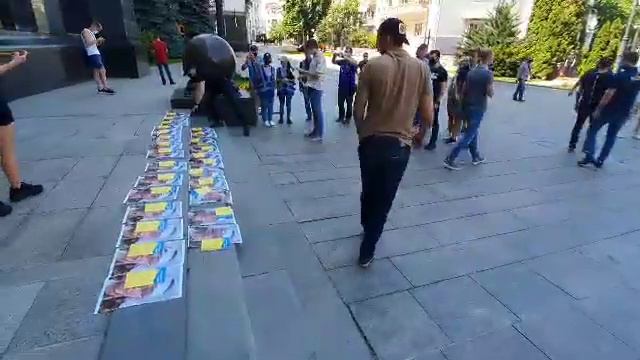 Возле ОП проходит акция в поддержку избитого координатора ППШ смотреть онлайн