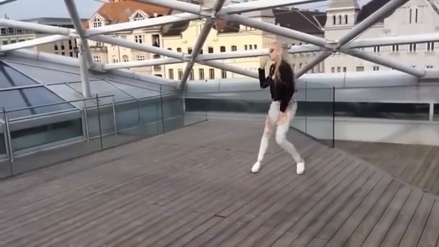 Кореянки танцуют shuffle/Шафл и другие