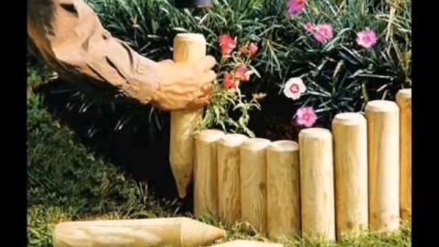 Заборчики для клумб из подручных материалов. Деревянный бордюр для клумбы. бордюр из бревен для клумбы. бордюр для клумбы из спилов. деревянные садовые ограждения.