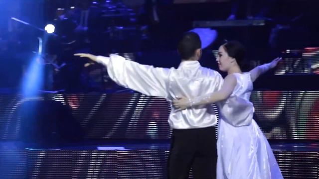 Alisher Zokirov - Yurak yig'laydi | Алишер Зокиров - Юрак йиглайди (concert version 2019) смотреть онлайн