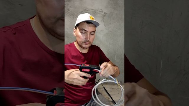 Как с помощью стриппера EKF WS-14 зачистить кабель NYM