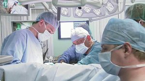 В институте Склифосовского провели сложнейшую операцию по пересадке печени пациентке в коме