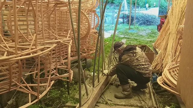 Плетень из лозы ивы