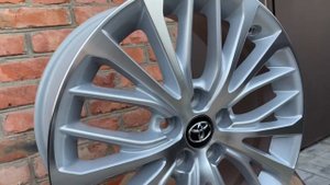 Новые диски R18 5x114.3 на Toyota Camry V70