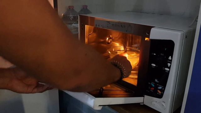 Как сварить пельмени в микроволновке за 6 минут!!!!