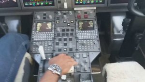 Bombardier Challenger 300 Thrust reverse test.
