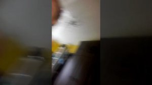 Сестра бьет брата