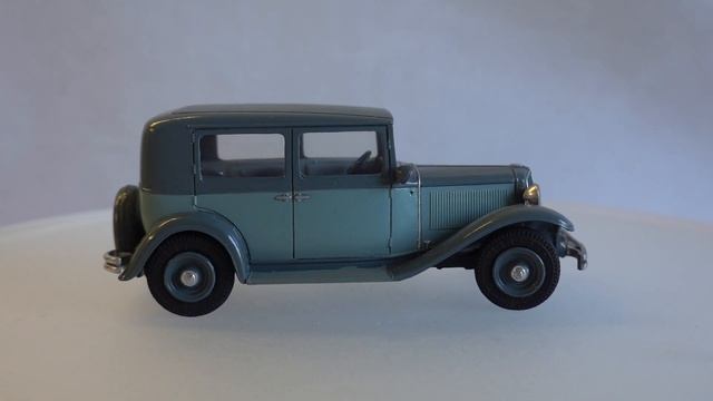Renault Vivaquatre Type KZ9 Berline - 5 places - 1933 год (2) смотреть онлайн
