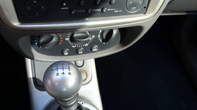 Renault Clio Sport V6 | Review en español | El más loco que ha fabricado en los últimos 20 años смотреть онлайн