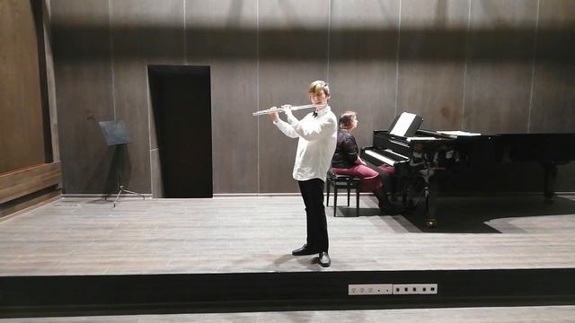 C.P.E Bach. Flute Concerto in d-moll, vol. 2,3. УМК, 24.12.19. смотреть онлайн