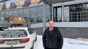 Выдача лодочного мотора MARLIN PROLINE MP 9.9(15) AMHS в X-MOTORS г. Иркутск