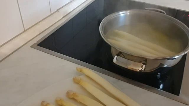 КАК ВКУСНО ПРИГОТОВИТЬ СПАРЖУ / САЛАТ ИЗ СПАРЖИ СО СЛИВКАМИ