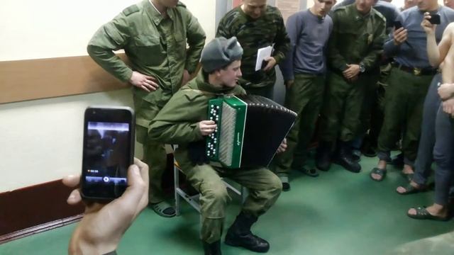 Дембеля уходят смотреть онлайн