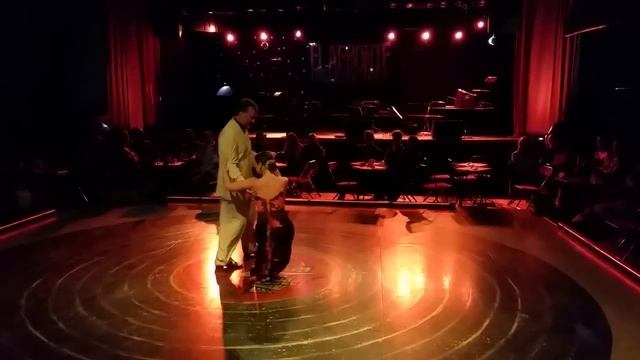 Stefano Gambarotto e Silvia Sollano - Buenos Aires - Maldita Milonga смотреть онлайн