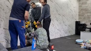 Монтаж больших зеркал для спортзала. ЧАСТЬ 1.