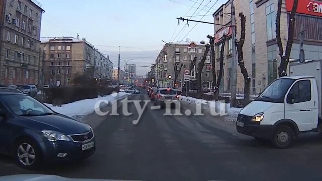 Новокузнецкие водители возмущены действиями «пропускальщиков» смотреть онлайн
