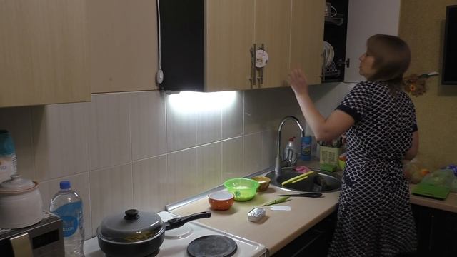 НЕ СДЕРЖАЛАСЬ//ПЕЧЕНЬ СОБЛАЗНИЛА//ЖАЛЬ НЕ ПОМЕЩАЕТСЯ ЛИЦО В МИСКУ) смотреть онлайн