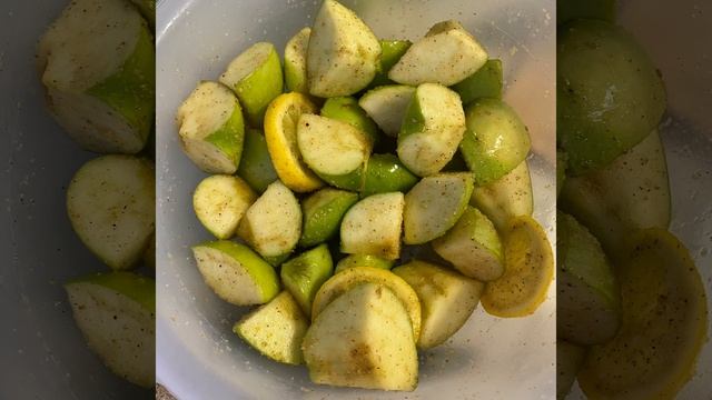 Самый легкий способ приготовления утки с яблоками в рукаве для запекания. смотреть онлайн