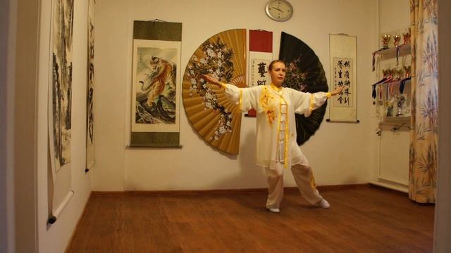 Цигун "Даоинь Яншен Гун". Выполняет Бахтенко Лена: "Укрепляющий здоровье и продлевающий жизнь". смотреть онлайн