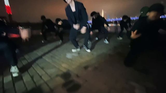LAY '莲 (Lit)' Dance Practice