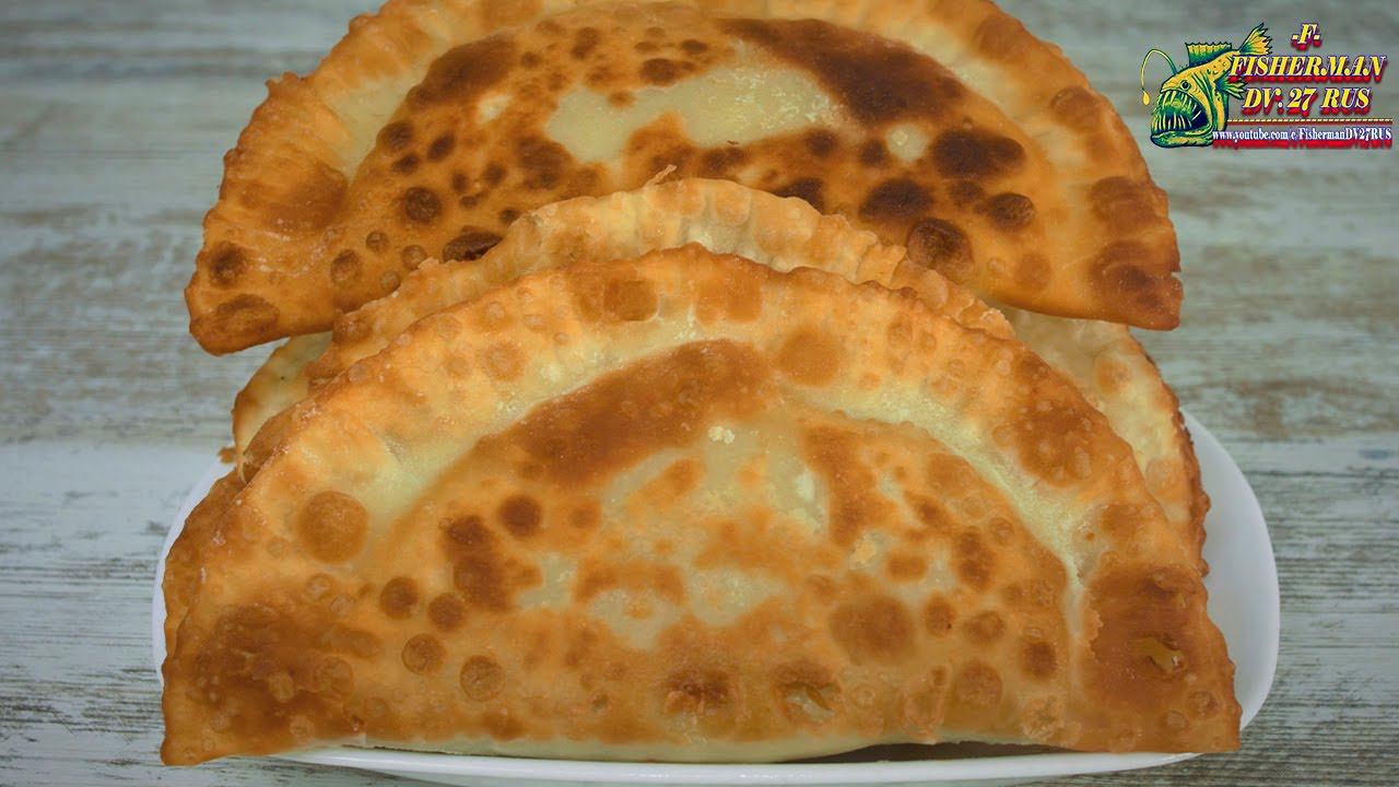 У вас есть, вода мука и банка консервов из рыбы, приготовте вкусные чебуреки, рецепт "Привет из 90х"