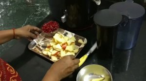 How can make juice by Philips HR1858/90 Review - Best Juicer for vegetable, fruits[Hindi]