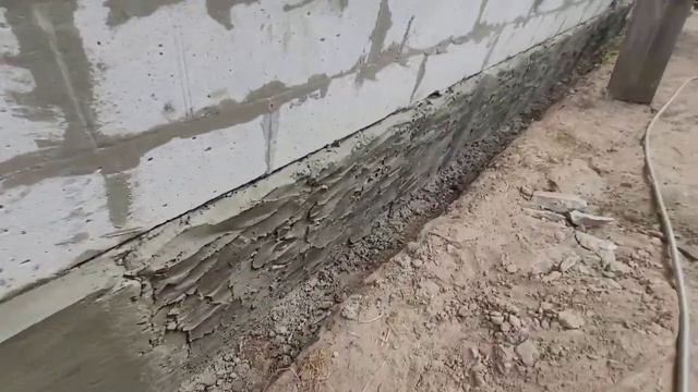 Штукатурка цоколя, слой до 80мм#подготовкацоколяподутепление#выравниваниефундамента смотреть онлайн