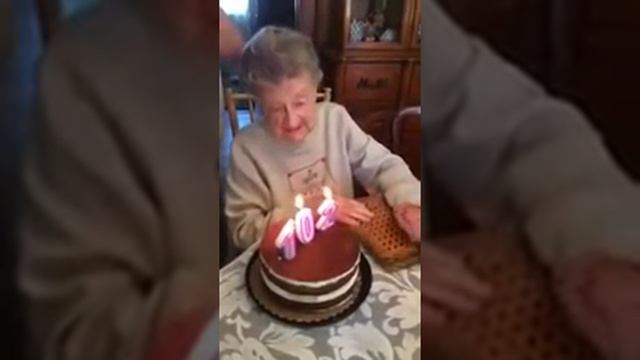 Grandma blows out the candles and spat teeth / бабуля задувала свечи и выплюнула зубы