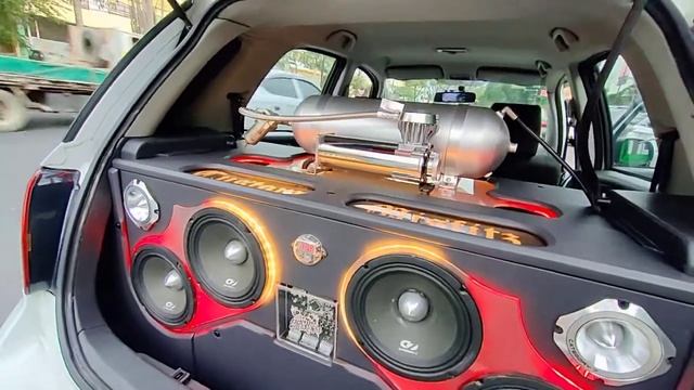 Suzuki Sx4 Sounds set-up and Air Suspension смотреть онлайн